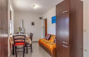 Gorgeous Home In Premantura With Wifi 