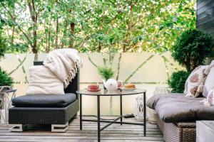 CozyTiny house at lake with sauna