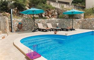 Five-Bedroom Holiday Home In Zaton