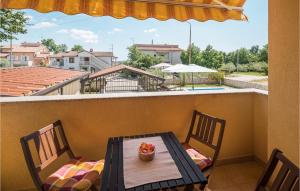 3 Bedroom Cozy Apartment In Porec