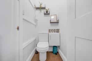 Relax at Little Hawkcliffe