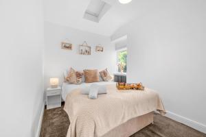 Relax at Little Hawkcliffe