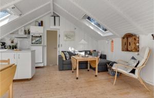 2 Bedroom Lovely Home In Samsø