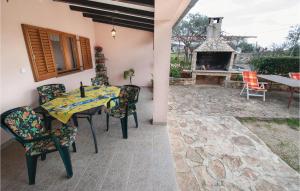 2 Bedroom Beautiful Apartment In Rovinj 