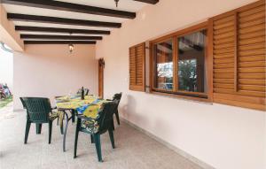 2 Bedroom Beautiful Apartment In Rovinj 