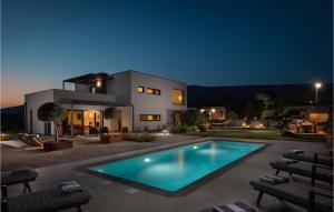 Stunning Home In Dubrava With Sauna