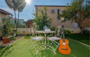 Amazing Apartment In Vrsi-Mulo With Kitchen 