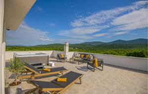 Lovely Home In Poljica With Sauna 