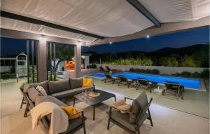 Lovely Home In Poljica With Sauna