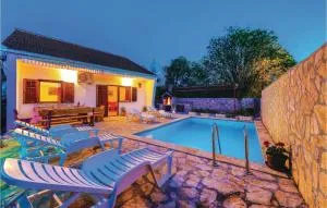 Cozy Home In Primorski Dolac With Wifi - Mravnica