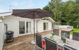 Nice Home In Ebeltoft With Kitchen