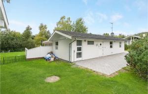 Nice Home In Ebeltoft With Kitchen