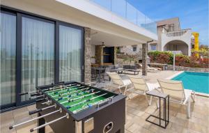 4 Bedroom Gorgeous Home In Lun