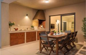 Four-Bedroom Holiday Home In Premantura