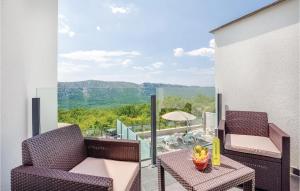 4 Bedroom Amazing Home In Kostelj