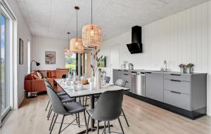 Pet Friendly Home In Løgstrup With Wifi