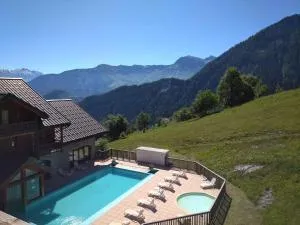 Studio 4 personnes pied des pistes avec piscine - La Chal