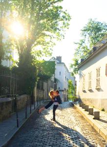 B&B / Chambres d'hotes MONTMARTRE ROMANTIC, Bed & Breakfast - Paris : photos des chambres