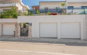 Stunning Apartment In Makarska With Wifi 