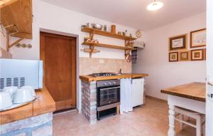 Nice Home In Bribir With Jacuzzi 