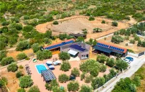 Cozy Home In Ivinj With Jacuzzi - 索夫列