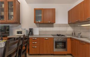 Gorgeous Apartment In Njivice With Wifi