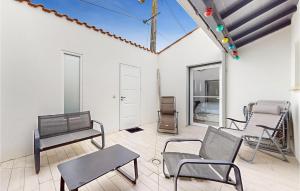 Maisons de vacances 3 Bedroom Nice Home In La Tremblade : photos des chambres