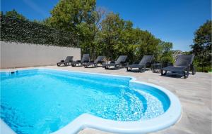 Cozy Home In Metkovic With Jacuzzi