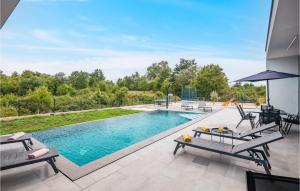 Awesome Home In Zminj With Wifi