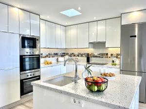 PaulMarie Superior Ocean Lounge