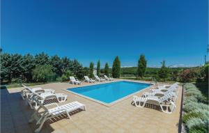 1 Bedroom Stunning Apartment In Porec 