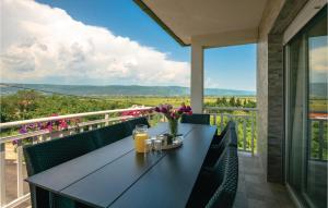 Lovely Home In Zmijavci With Wifi