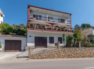 Charming Trogir Apartments with Balcony