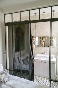 B&B / Chambres d'hotes MONTMARTRE ROMANTIC, Bed & Breakfast - Paris : photos des chambres