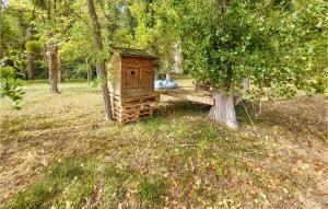 Maisons de vacances Awesome Home In Vianne : photos des chambres