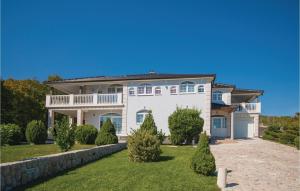 Awesome Home In Gornje Podbablje