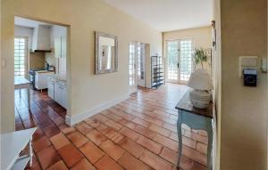 Maisons de vacances Awesome Home In Vianne : photos des chambres