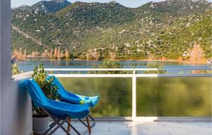 Beautiful Apartment In Peracko Blato