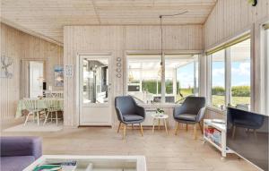 4 Bedroom Cozy Home In Assens