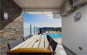 4 Bedroom Stunning Home In Kostelj 