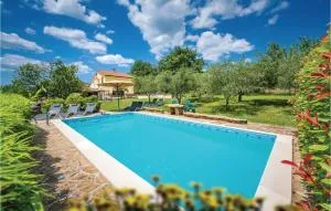 Four-Bedroom Holiday Home In Groznjan - Bijele Zemlje