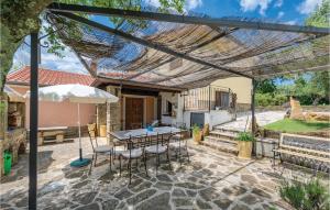 Four-Bedroom Holiday Home In Groznjan