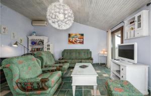 4 Bedroom Amazing Home In Groznjan 