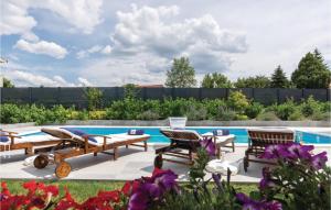 Pet Friendly Home In Karakasica