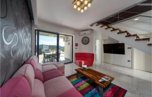 4 Bedroom Stunning Home In Kostelj