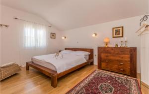 Awesome Home In Polaca With Kitchen