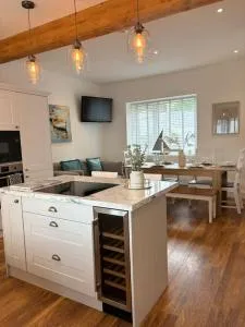 House in the heart of Pembroke - 彭布罗克码头