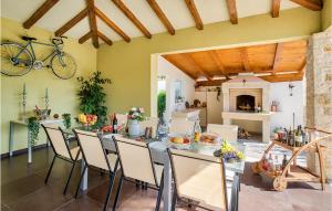 Awesome Home In Naselje Muzini