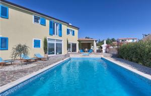 Awesome Home In Naselje Muzini