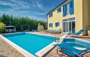 Awesome Home In Naselje Muzini